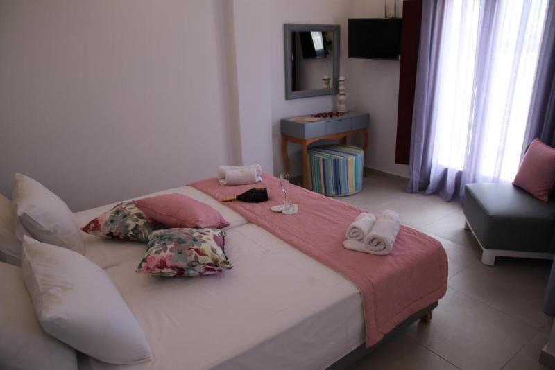 Mar N Mar Crown Hotel-suites Otel Kamári